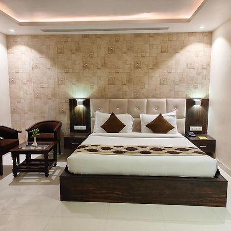 Pinnacle By Click Hotels, Лакхнау Экстерьер фото