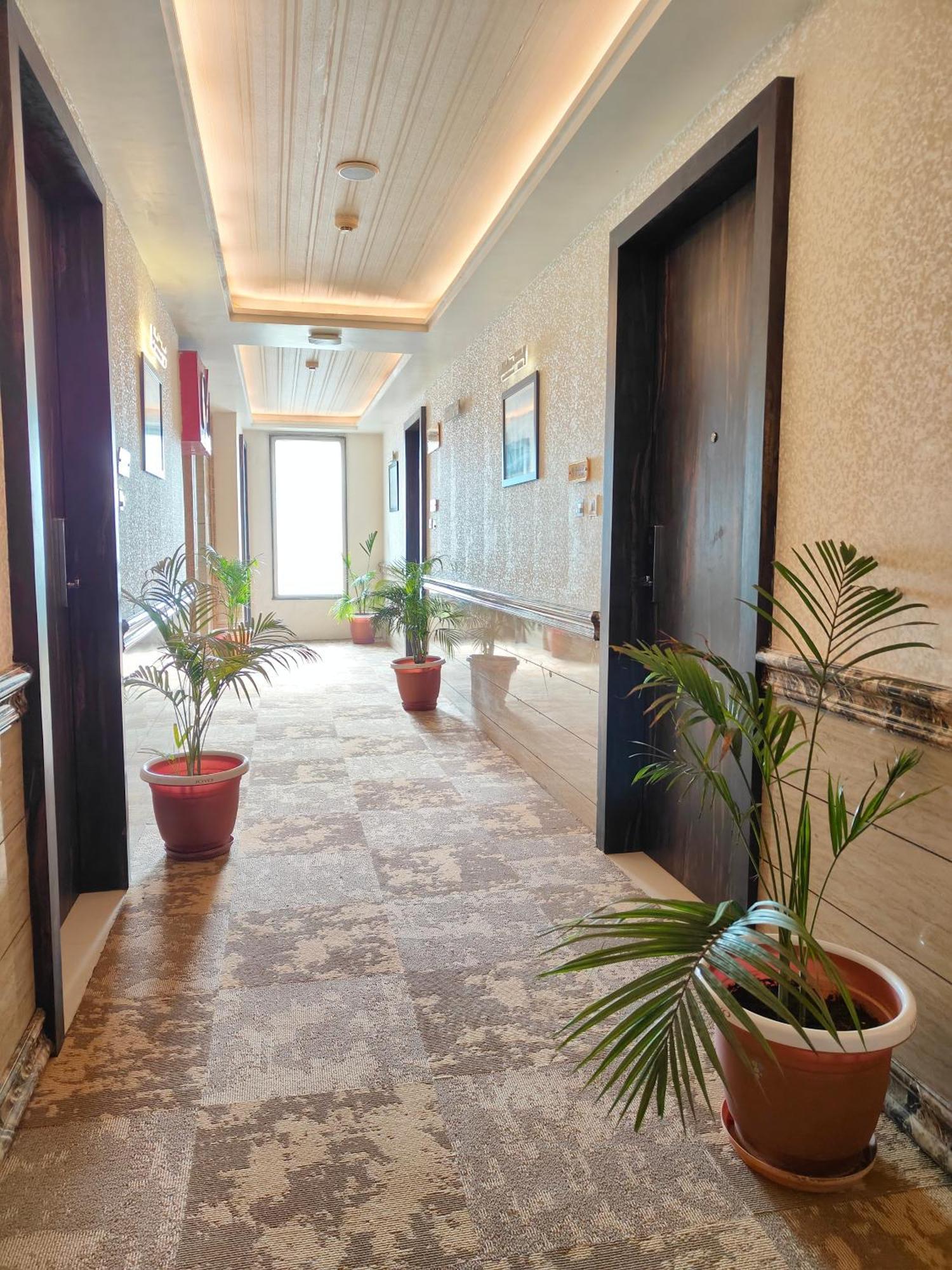 Pinnacle By Click Hotels, Лакхнау Экстерьер фото