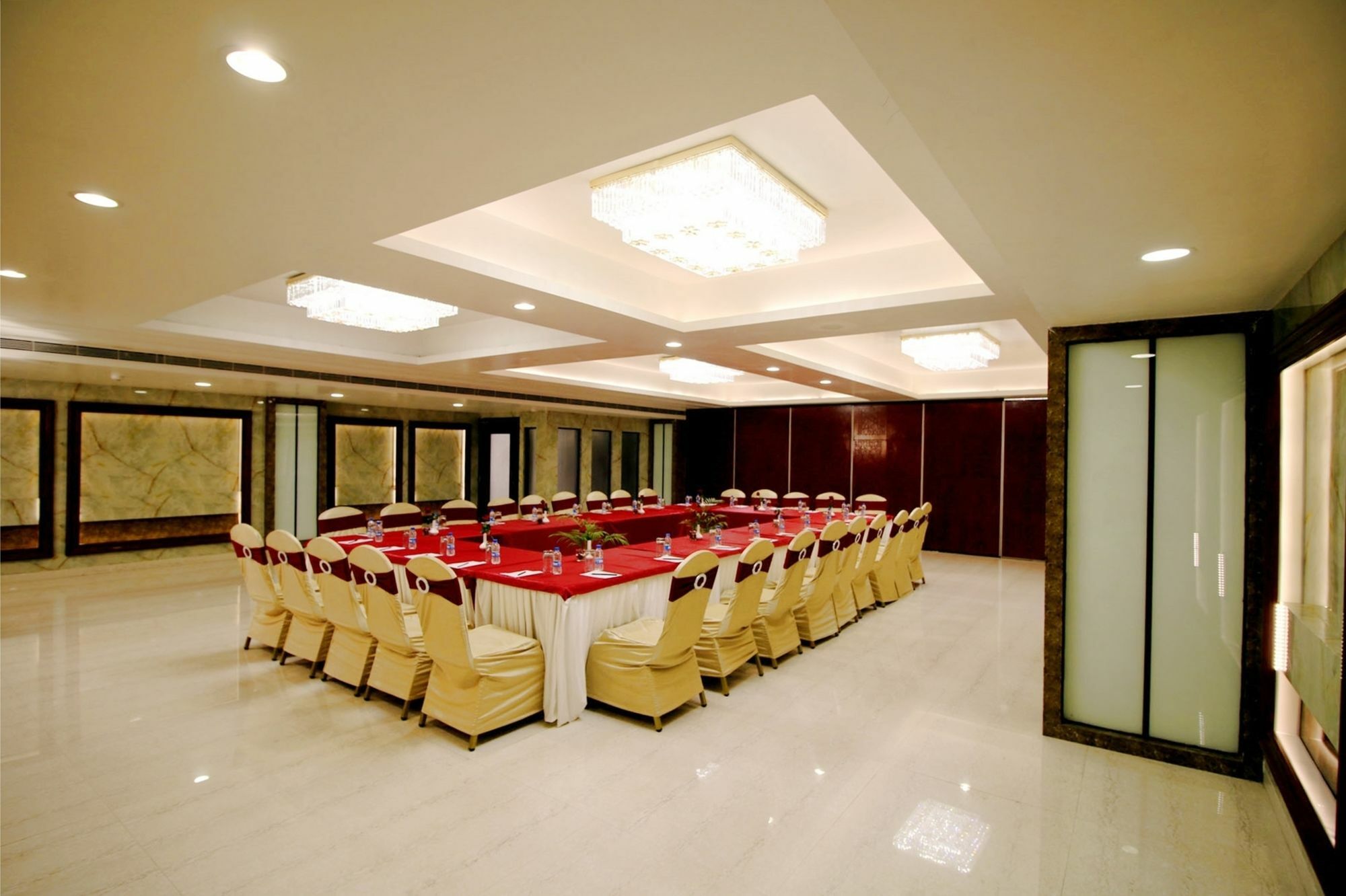 Pinnacle By Click Hotels, Лакхнау Экстерьер фото