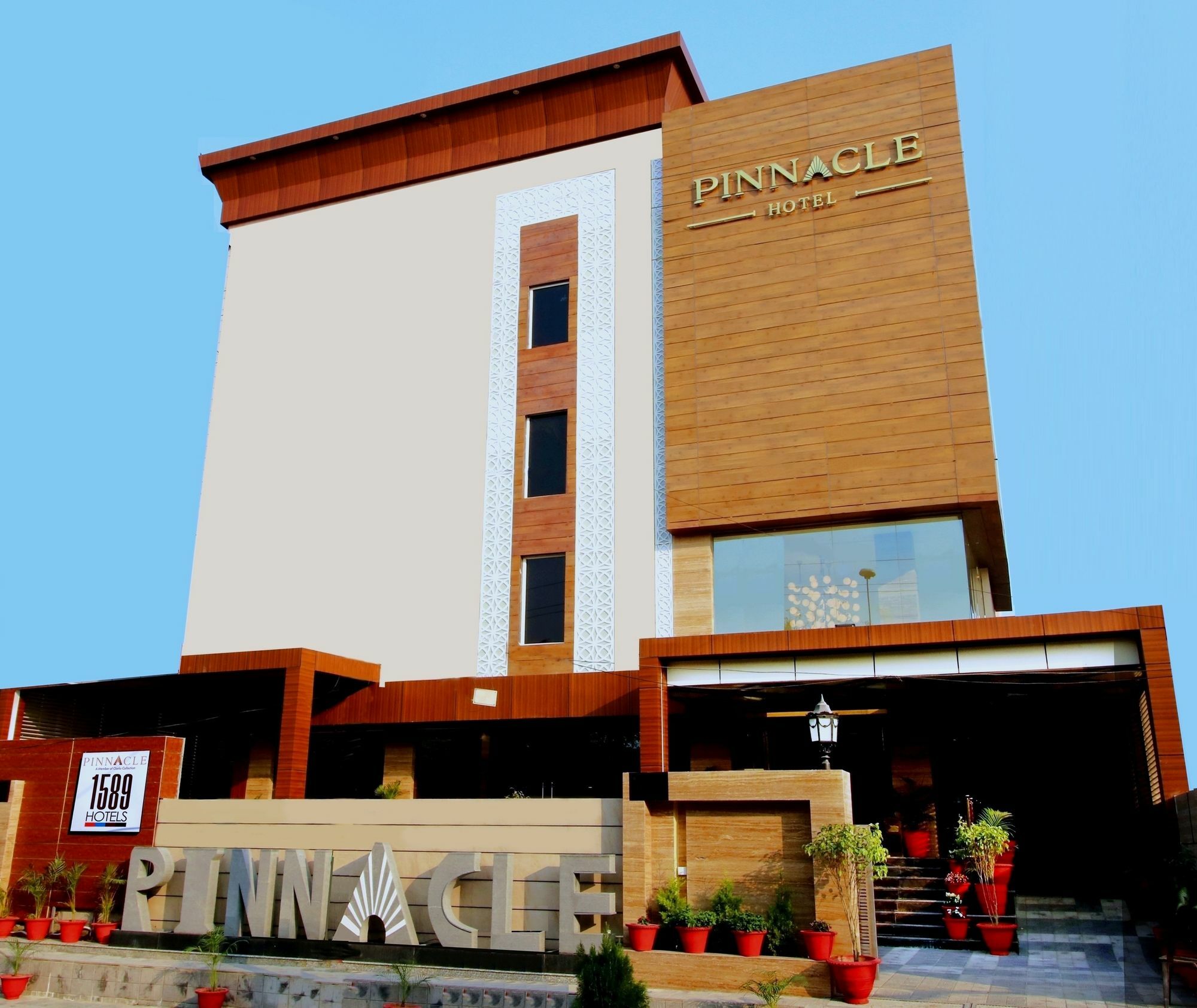 Pinnacle By Click Hotels, Лакхнау Экстерьер фото