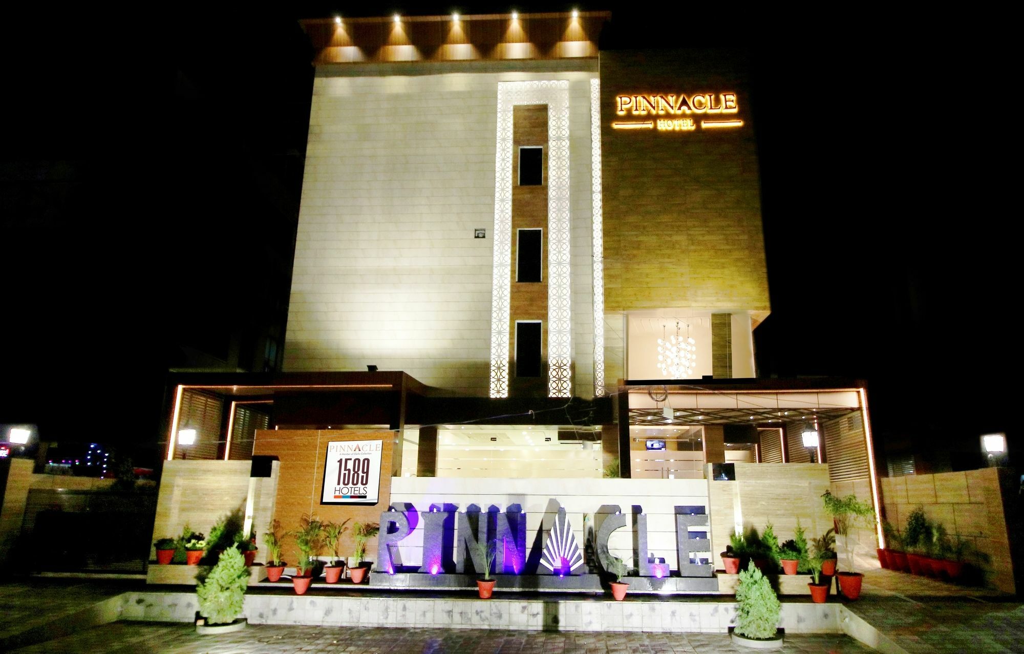 Pinnacle By Click Hotels, Лакхнау Экстерьер фото
